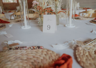 dekoracje weselne boho, dekoracje sali weselnej boho, wypożyczalnia dekoracji weselnych, wynajem dekoracji na stół